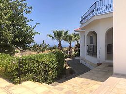 Villa Green Palace, Private Pool, Sea & Mountain Views , Spacious & Be