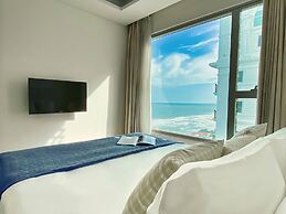 Stunning Beachfront 2bdr Condo Across My Khe Beach
