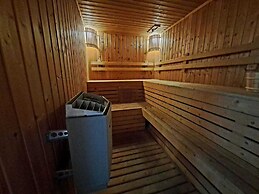 6C - 2 Bedroom Downtown Apartment With Shared Pool