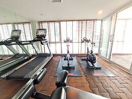 6C - 2 Bedroom Downtown Apartment With Shared Pool