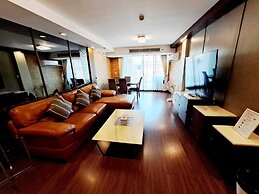 6C - 2 Bedroom Downtown Apartment With Shared Pool