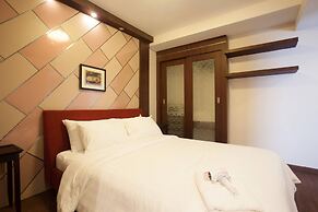 6C - 2 Bedroom Downtown Apartment With Shared Pool