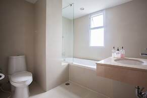 6C - 2 Bedroom Downtown Apartment With Shared Pool