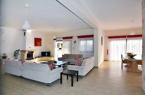 Impressive Large Villa Huge Heated Pool Garden