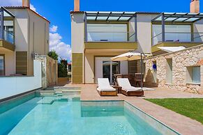Sunny Villa in Chaniotis