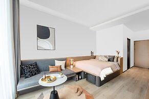base-Sanlitun Serviced Apartment