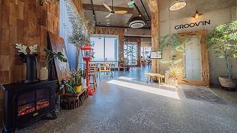 Groove-in Cafe Pension