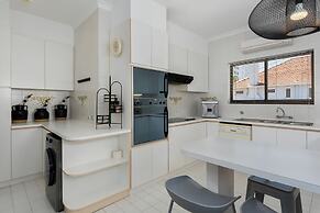 Alexander Road 7B