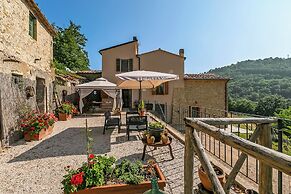 Podere del Ciacchi Among Tuscany Greenery