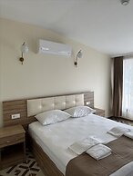 Era Holiday Hotel