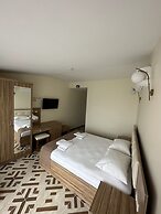 Era Holiday Hotel
