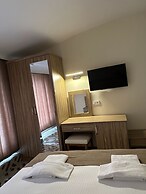 Era Holiday Hotel