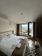 Era Holiday Hotel