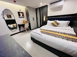 Rich Hotel