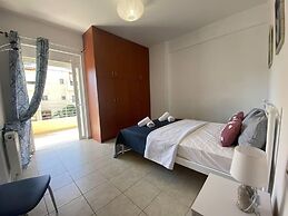 Impeccable Apt Sleeps 5 in Heraklion