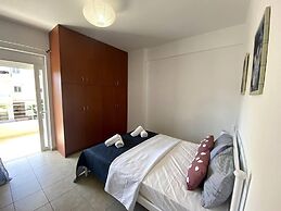 Impeccable Apt Sleeps 5 in Heraklion