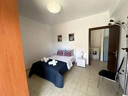 Impeccable Apt Sleeps 5 in Heraklion