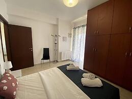 Impeccable Apt Sleeps 5 in Heraklion
