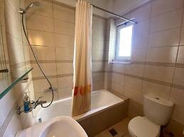 Impeccable Apt Sleeps 5 in Heraklion