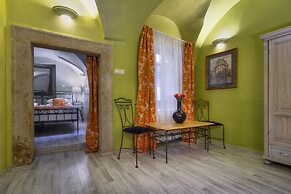 Black Star Suites