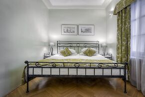 Black Star Suites