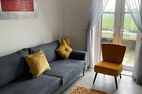 2 Bed-sleeps 7-free Parking-balcony