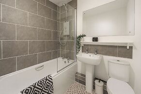 2 Bed-sleeps 7-free Parking-balcony