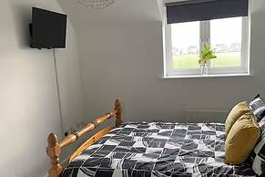 2 Bed-sleeps 7-free Parking-balcony