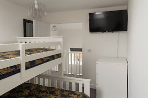 2 Bed-sleeps 7-free Parking-balcony