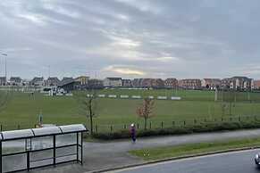 2 Bed-sleeps 7-free Parking-balcony
