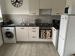 2 Bed-sleeps 7-free Parking-balcony