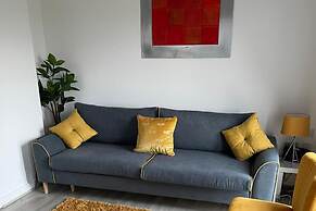 2 Bed-sleeps 7-free Parking-balcony