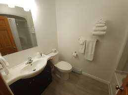 Outdoorsman  Motel