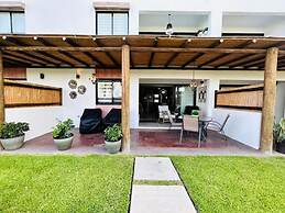 Palmilla Apartments