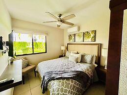 Palmilla Apartments