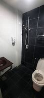 OYO 90724 Rg Hotel