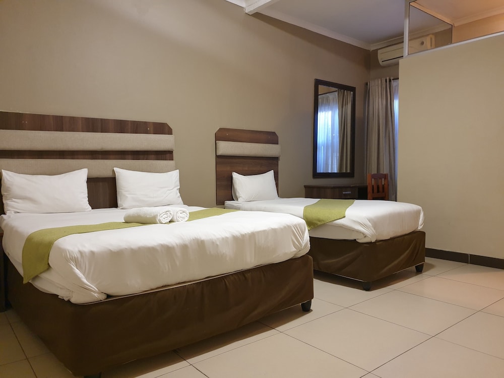 hotel cube