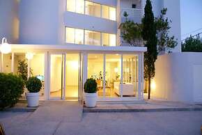Bellamar Apartments