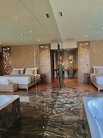Arka Art Hotel