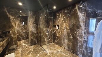 Arka Art Hotel