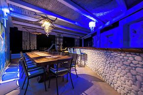 Icarus Luxury Beachfront Villa