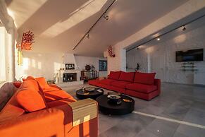 Icarus Luxury Beachfront Villa