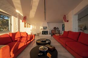 Icarus Luxury Beachfront Villa