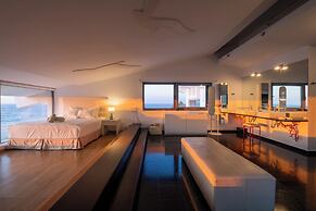Icarus Luxury Beachfront Villa