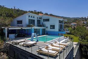 Icarus Luxury Beachfront Villa