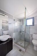 Icarus Luxury Beachfront Villa