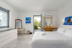 Icarus Luxury Beachfront Villa