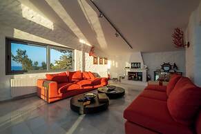 Icarus Luxury Beachfront Villa