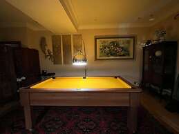 Ailim House Serviced Cottage