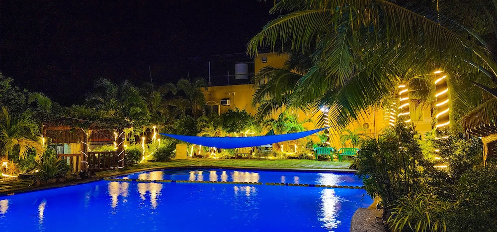 Crystal Shore Beach Resort powered by Cocotel